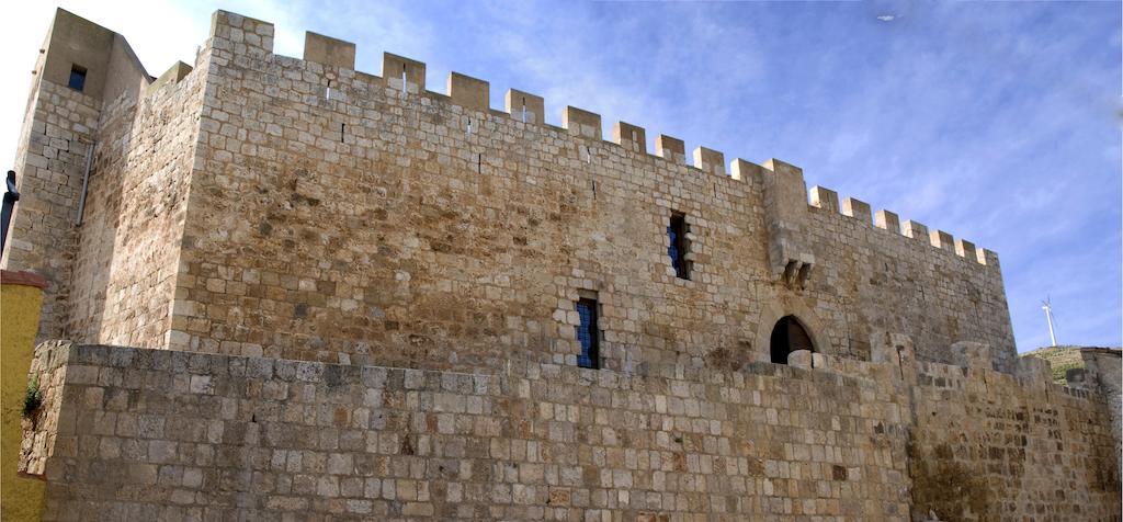 Castillo De Grisel Buitenkant foto